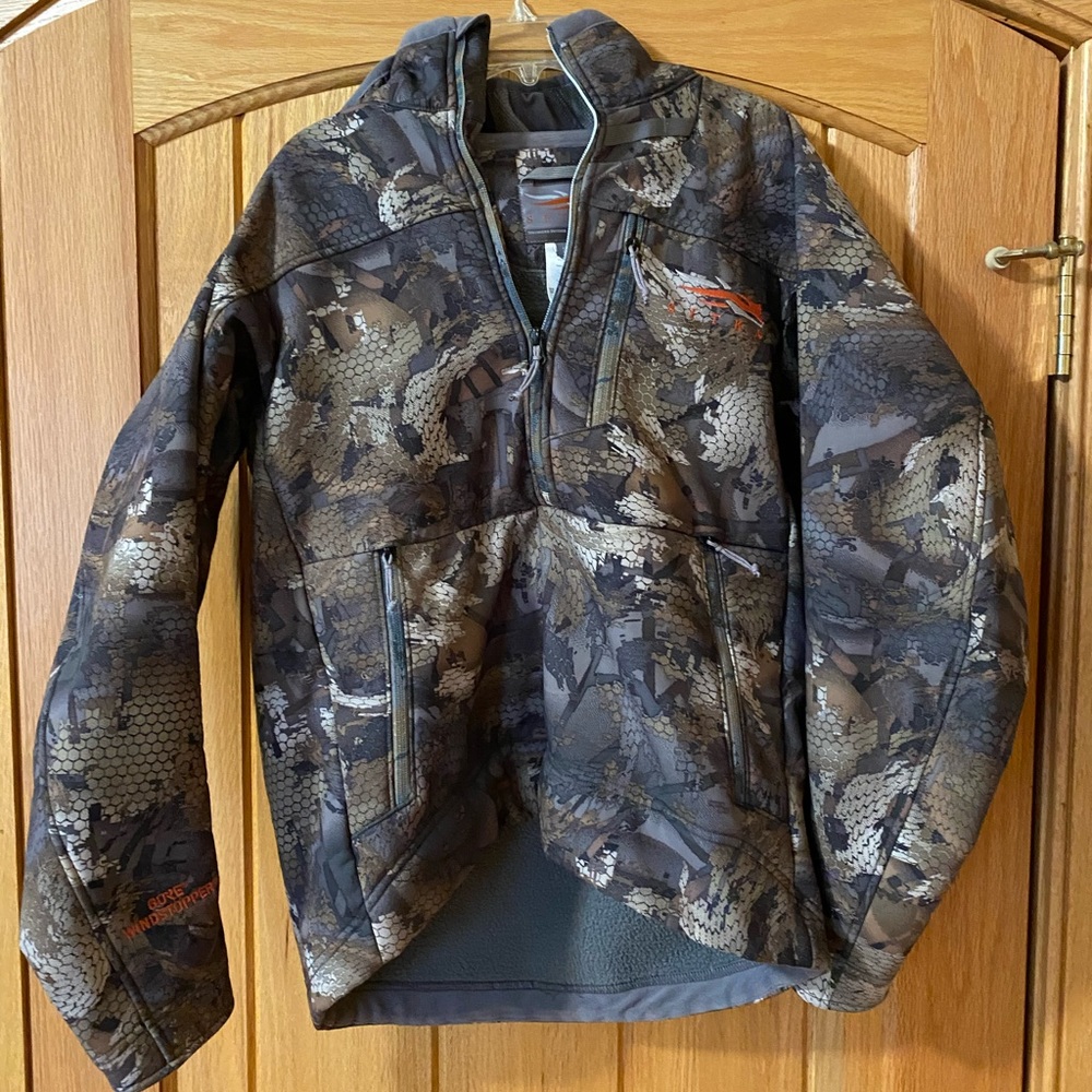 NWOT Sitka Dakota Hoodie